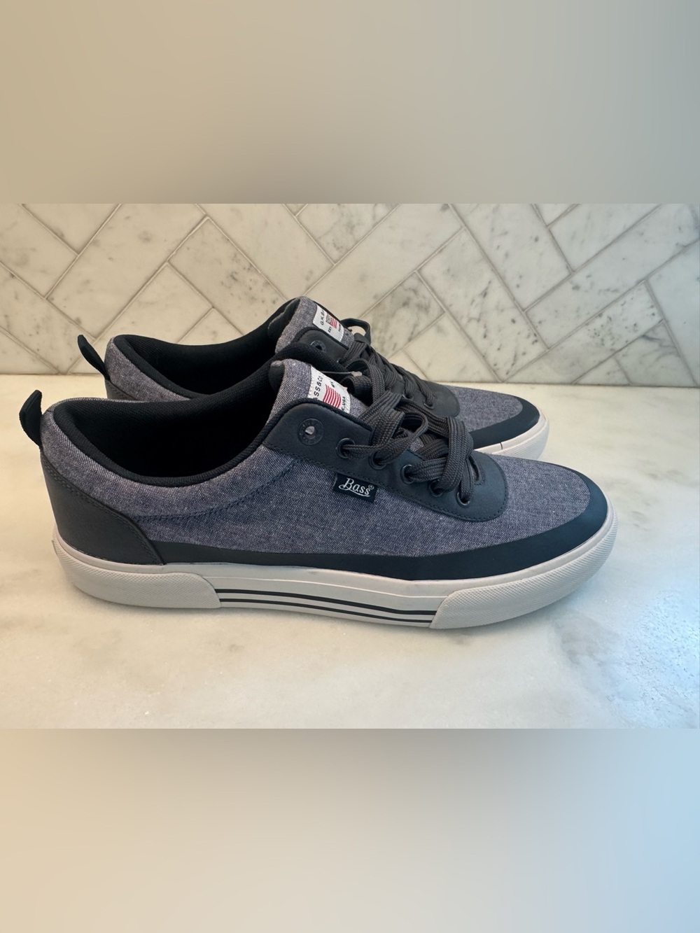 G.H. Bass & Co. Men's Low-Top Sneaker in Gray and Black